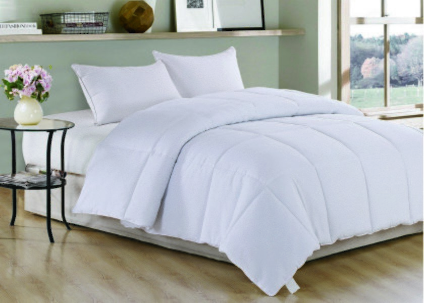 White Polyester Medium Warmth Queen Down Alternative Comforter